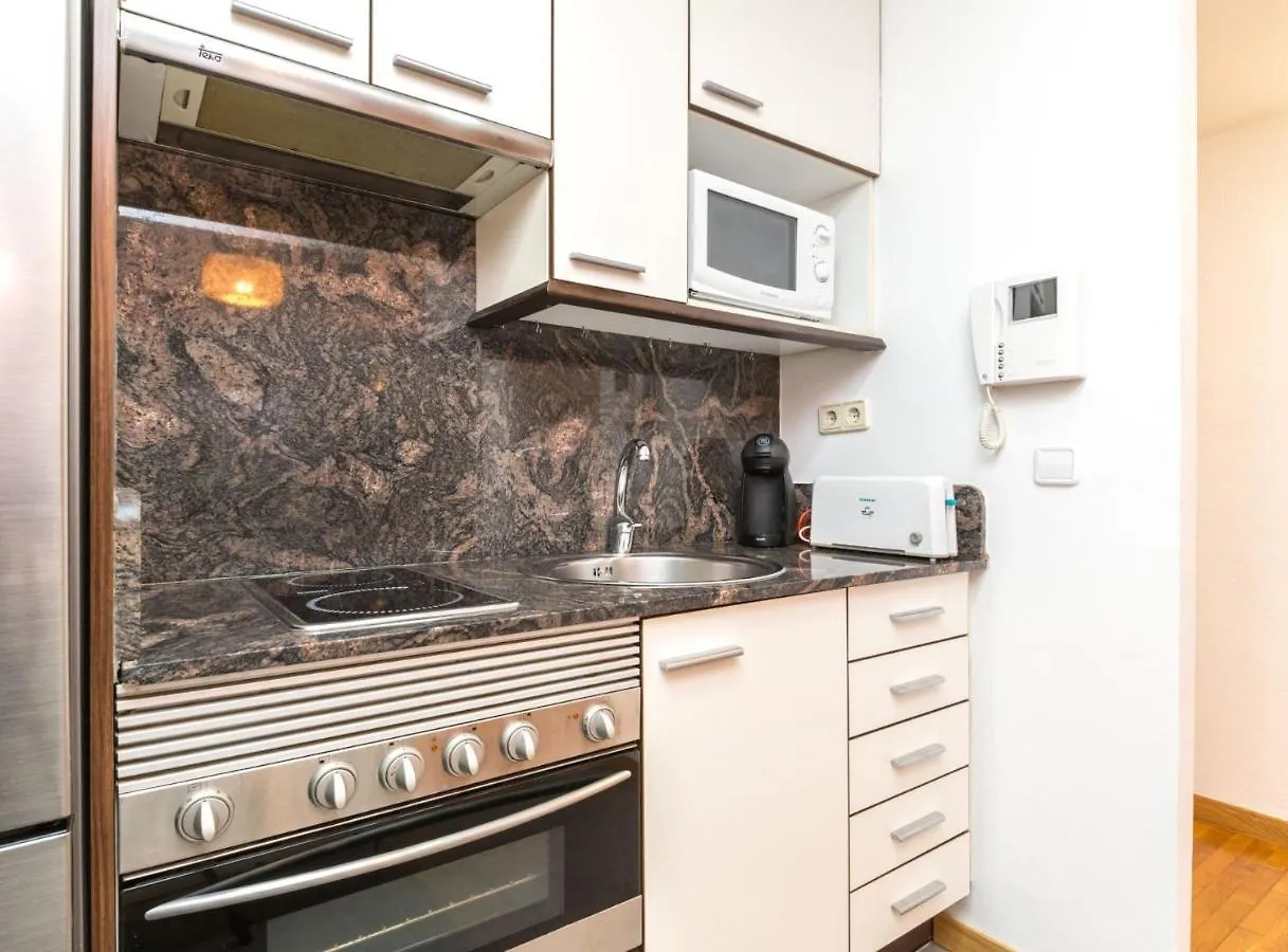 Apartamento Find Calm At This Cozy City Sanctuary With Terrace Barcelona España