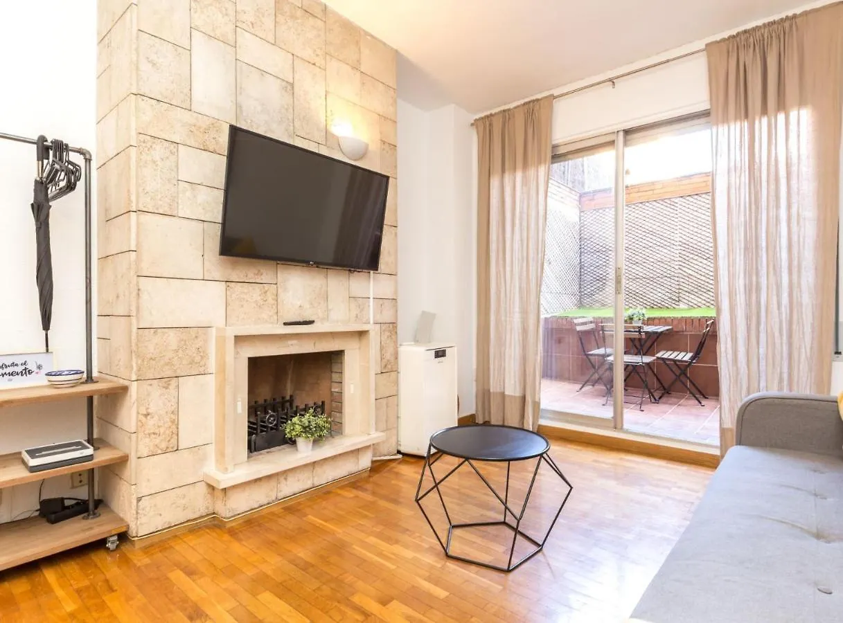 Find Calm At This Cozy City Sanctuary With Terrace Barcelona 0*,