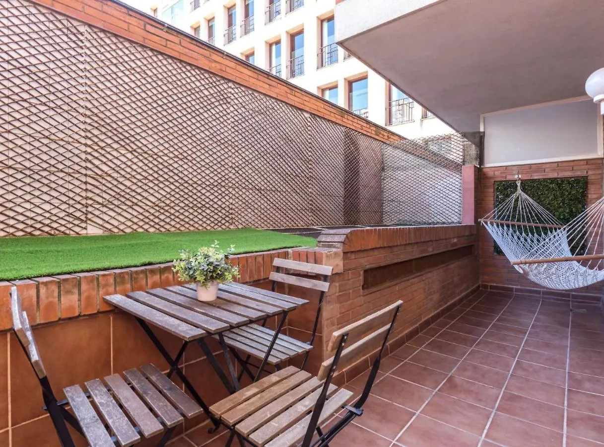 Apartamento Find Calm At This Cozy City Sanctuary With Terrace Barcelona