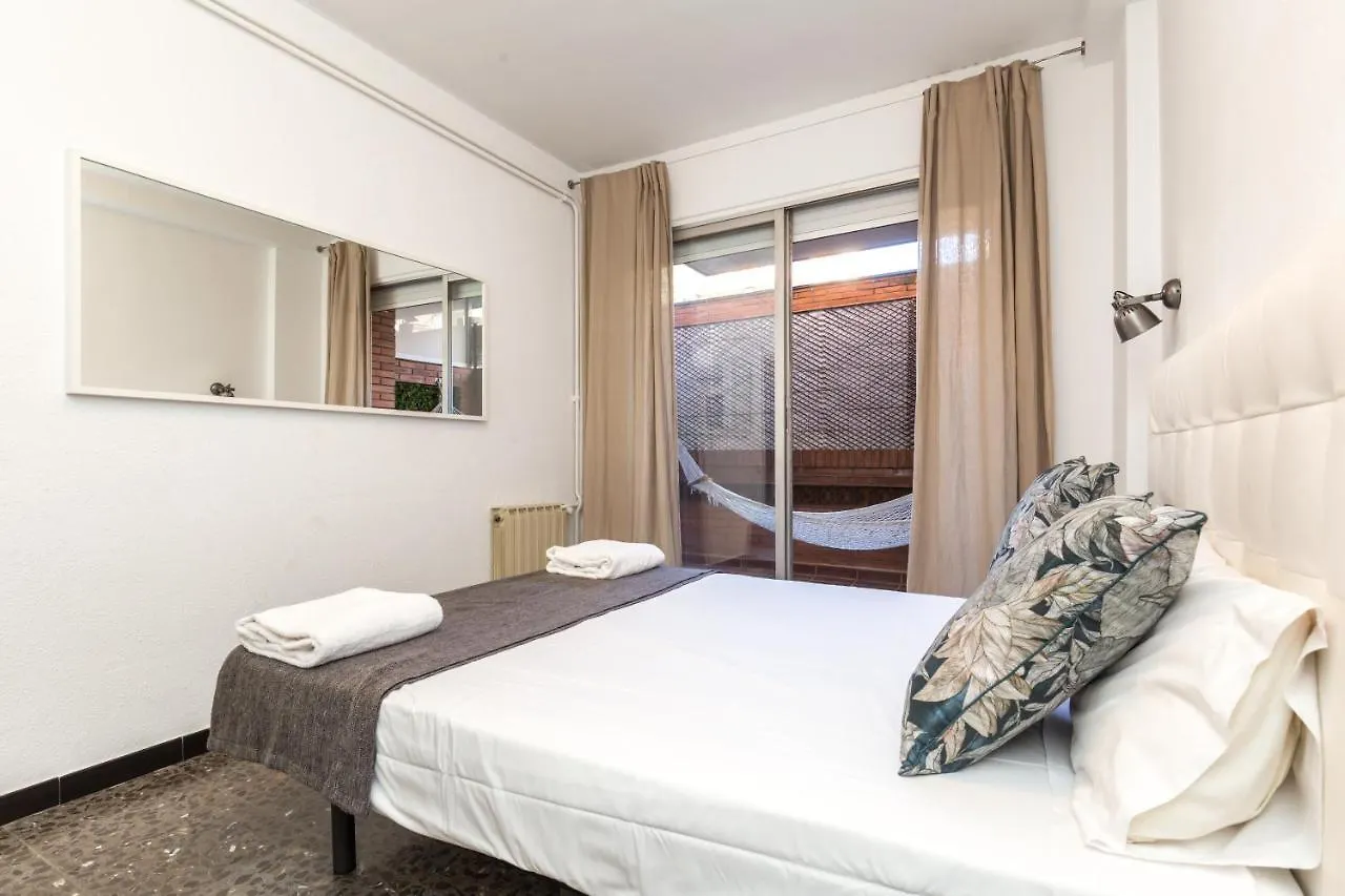 Find Calm At This Cozy City Sanctuary With Terrace Barcelona España